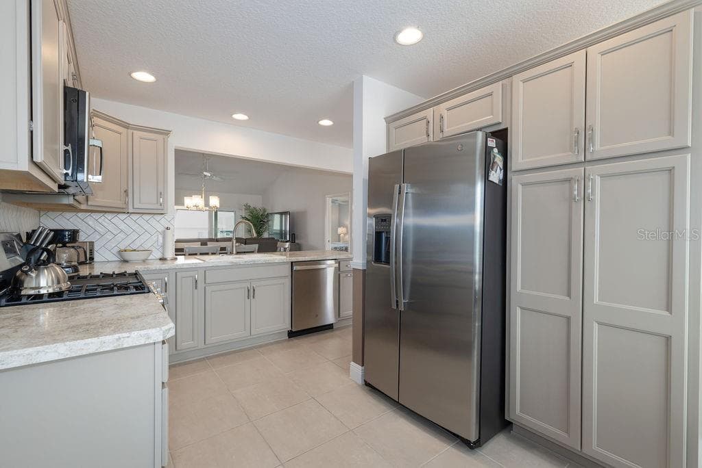 Single Family Residence at 2454 YOUNGMANN LOOP, THE VILLAGES, photo 2 of 45