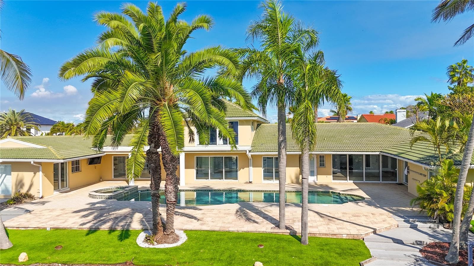 Single Family Residence at 482 HERMOSITA DR, ST PETE BEACH, photo 4 of 92