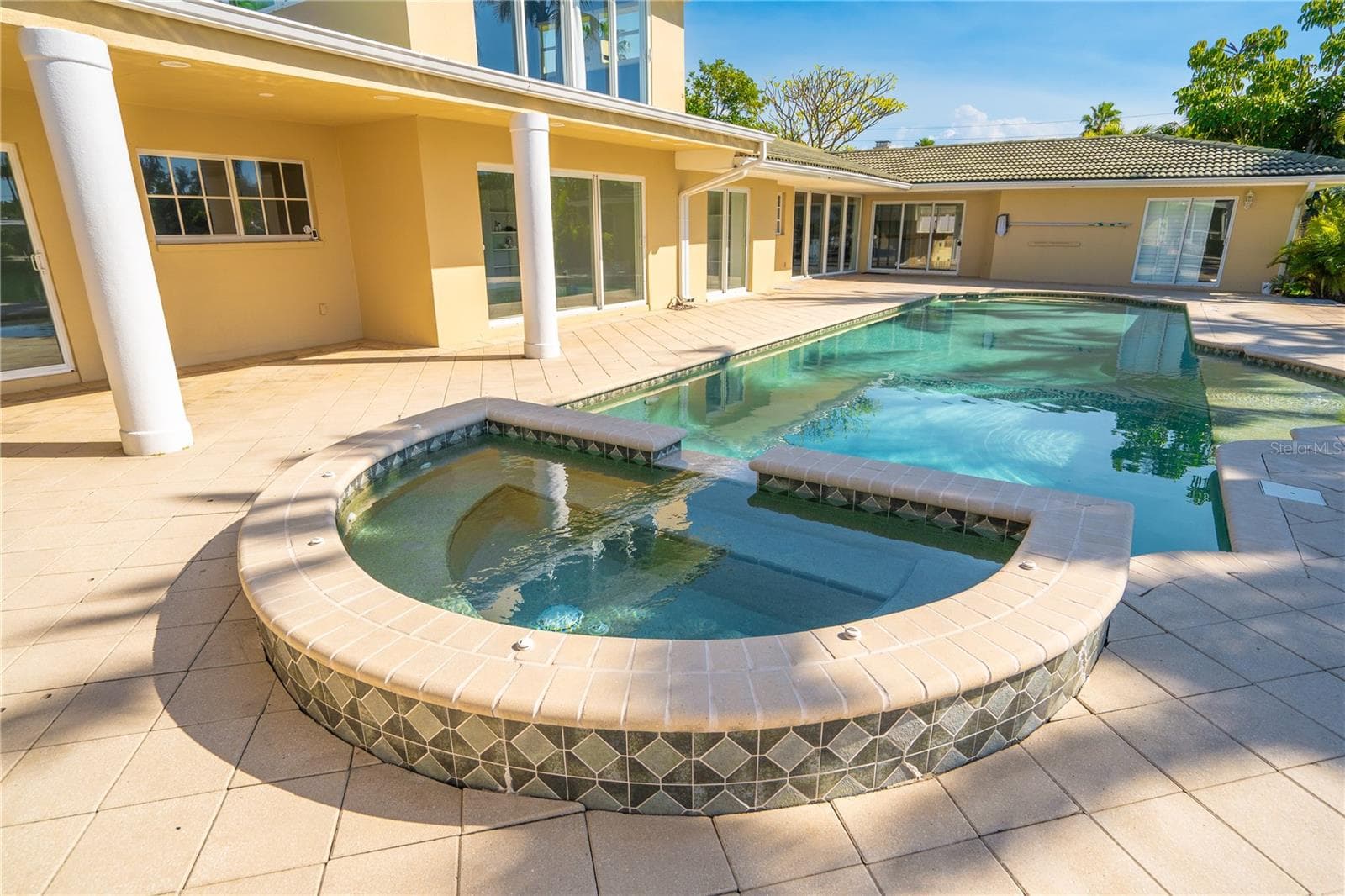Single Family Residence at 482 HERMOSITA DR, ST PETE BEACH, photo 9 of 92