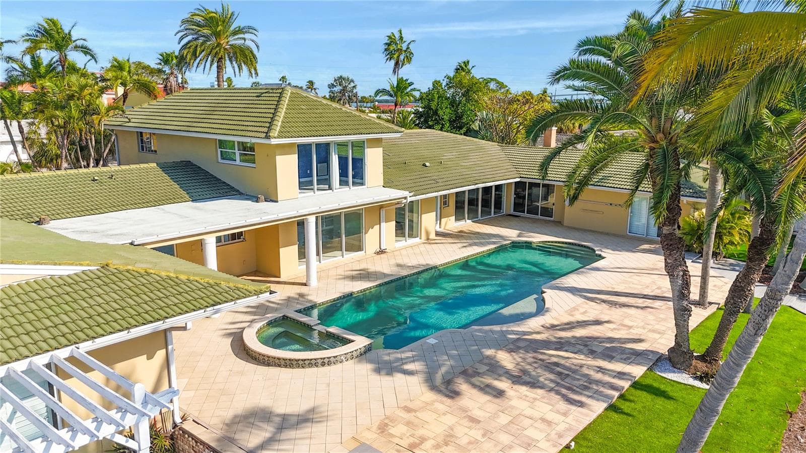 Single Family Residence at 482 HERMOSITA DR, ST PETE BEACH, photo 84 of 92
