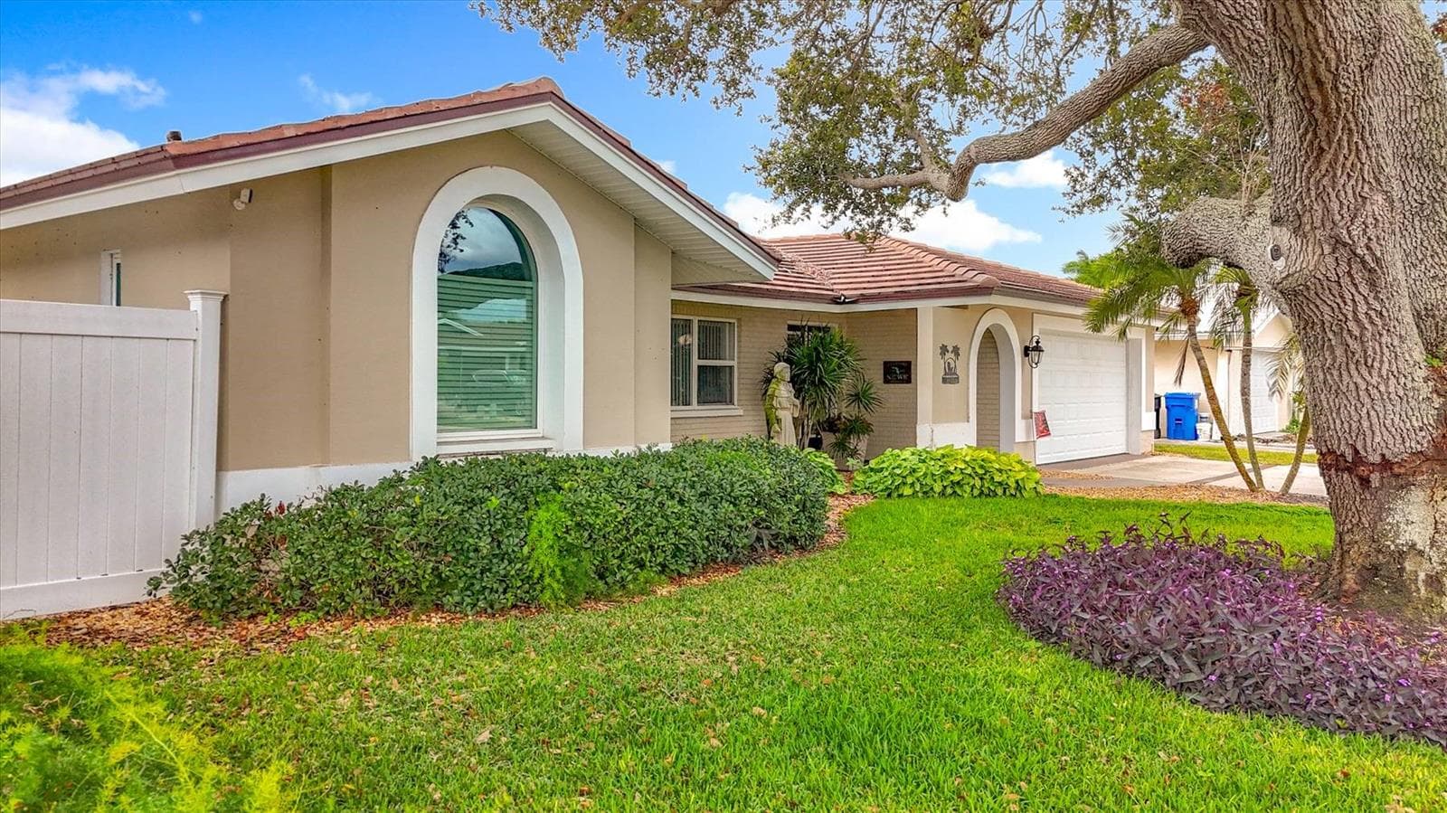 Single Family Residence at 3828 48TH AVE S, ST PETERSBURG, photo 3 of 82