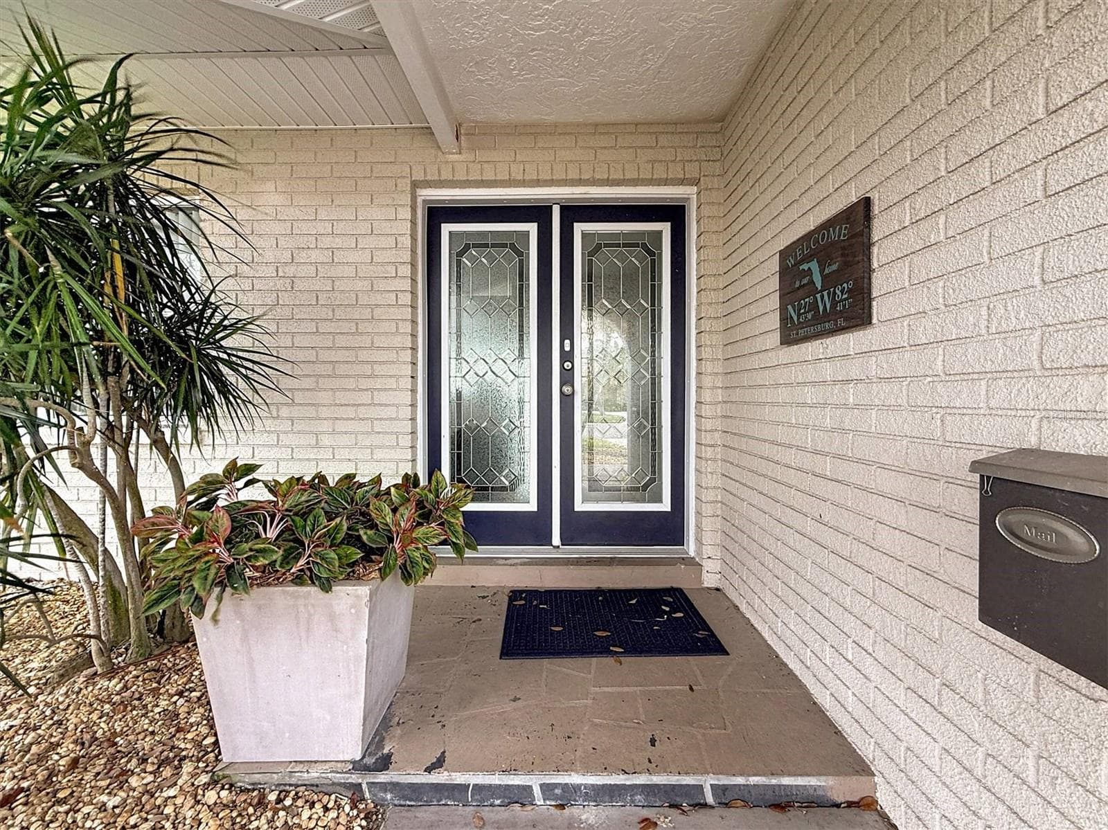Single Family Residence at 3828 48TH AVE S, ST PETERSBURG, photo 7 of 82
