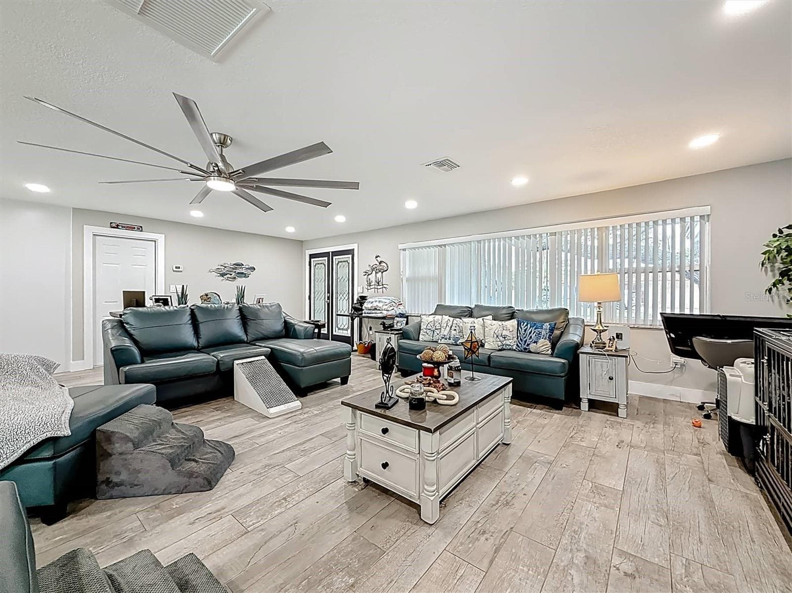 Single Family Residence at 3828 48TH AVE S, ST PETERSBURG, photo 11 of 82