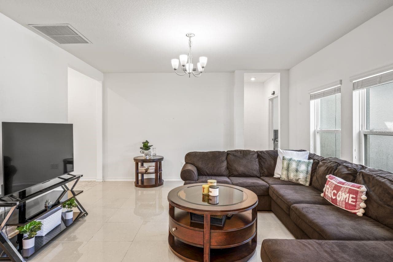 Single Family Residence at 571 OLD WINDSOR WAY, SPRING HILL, photo 14 of 74
