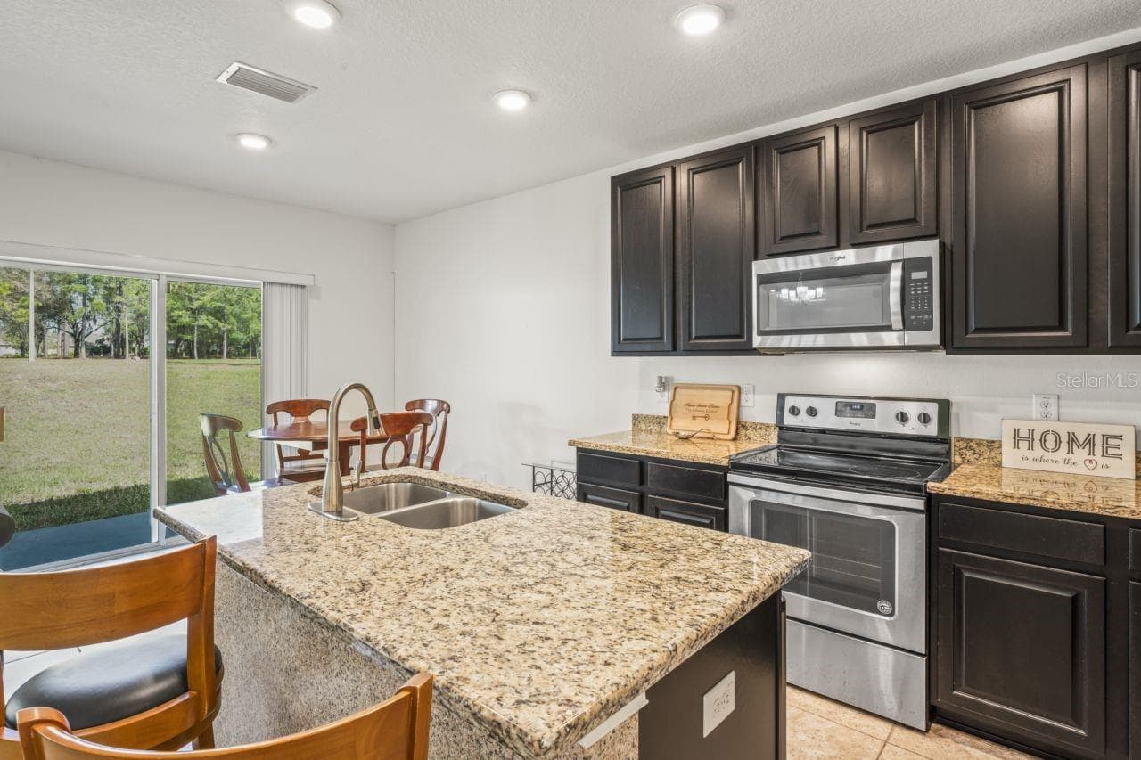 Single Family Residence at 571 OLD WINDSOR WAY, SPRING HILL, photo 18 of 74