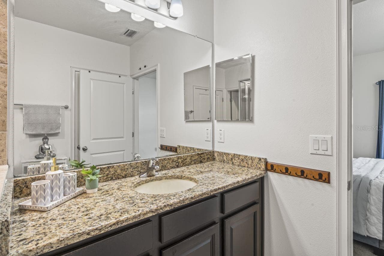 Single Family Residence at 571 OLD WINDSOR WAY, SPRING HILL, photo 25 of 74