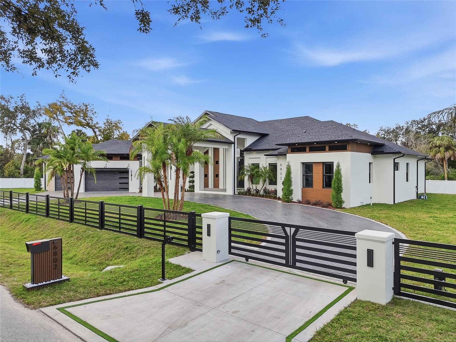 Single Family Residence at 6802 E CREEK DR, TAMPA, photo 86 of 100