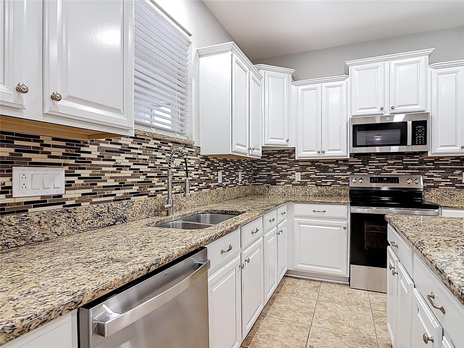 Single Family Residence at 4764 COPPOLA DR, MOUNT DORA, photo 34 of 93