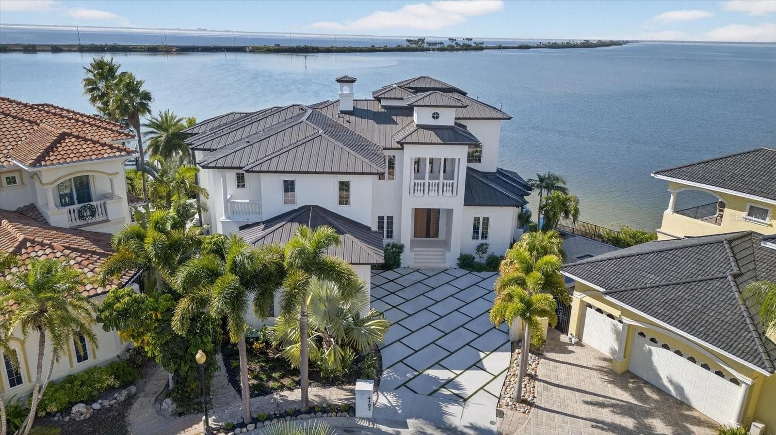 Single Family Residence at 4102 CAUSEWAY VISTA DR, TAMPA, photo 3 of 100