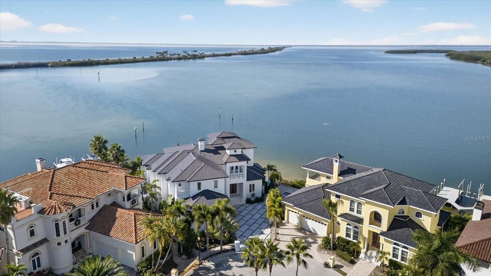 Single Family Residence at 4102 CAUSEWAY VISTA DR, TAMPA, photo 15 of 100