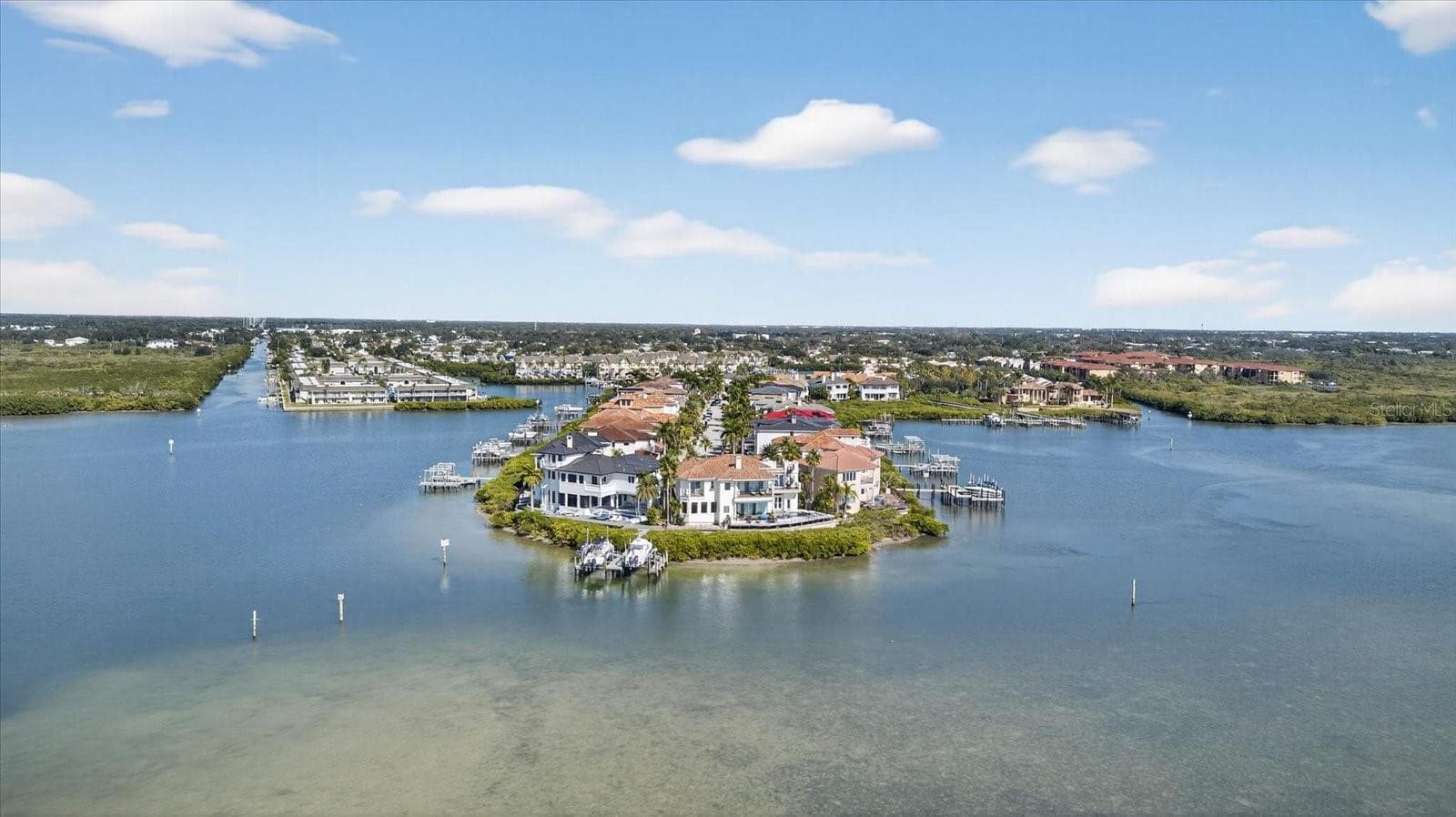 Single Family Residence at 4102 CAUSEWAY VISTA DR, TAMPA, photo 22 of 100