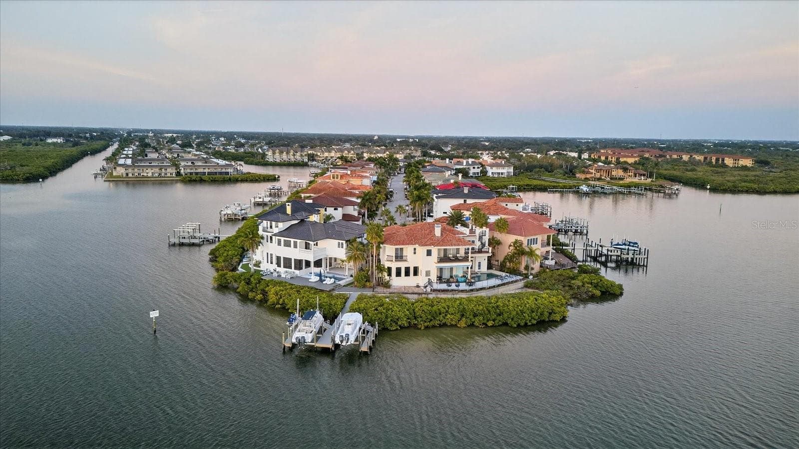 Single Family Residence at 4102 CAUSEWAY VISTA DR, TAMPA, photo 26 of 100