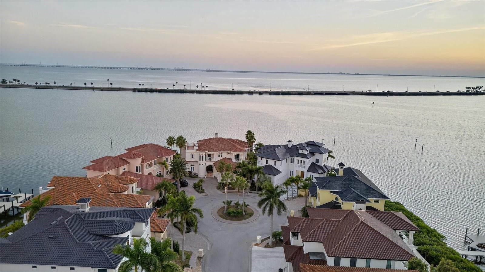 Single Family Residence at 4102 CAUSEWAY VISTA DR, TAMPA, photo 27 of 100