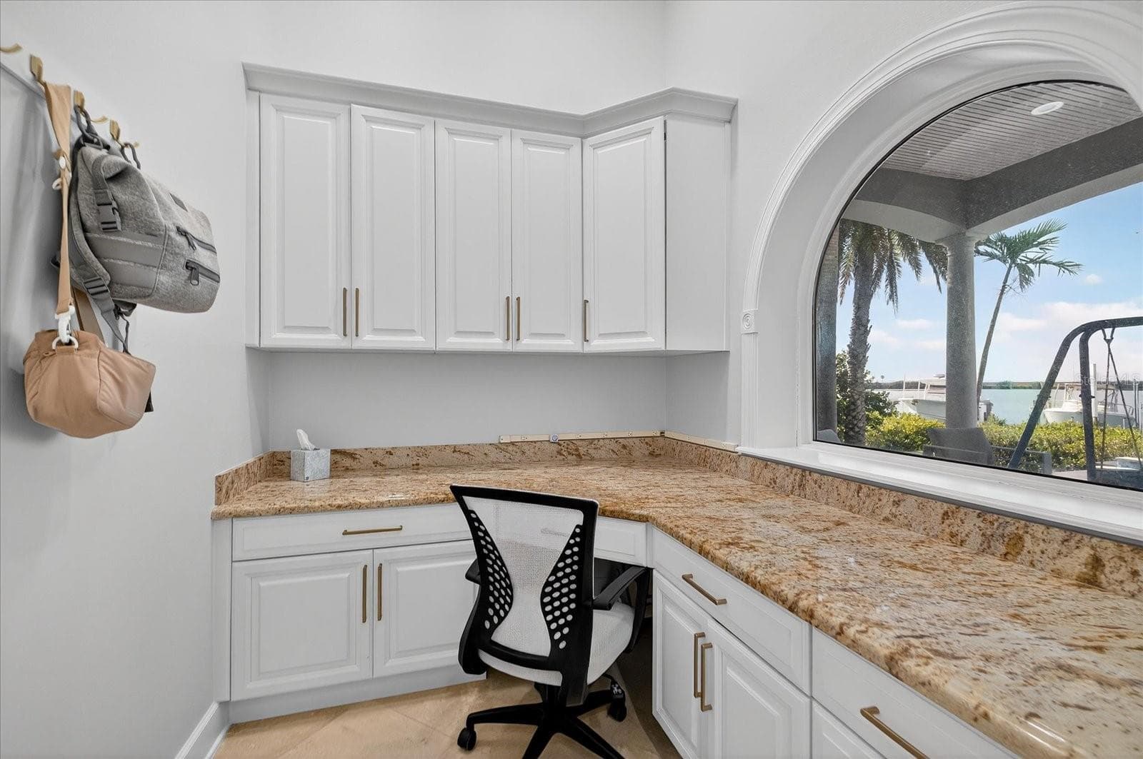 Single Family Residence at 4102 CAUSEWAY VISTA DR, TAMPA, photo 43 of 100