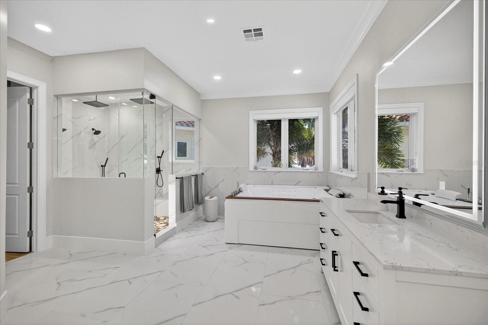 Single Family Residence at 4102 CAUSEWAY VISTA DR, TAMPA, photo 11 of 100