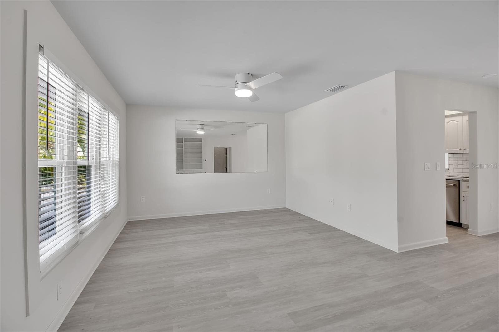 Single Family Residence at 922 CASEY COVE DR, NOKOMIS, photo 15 of 50