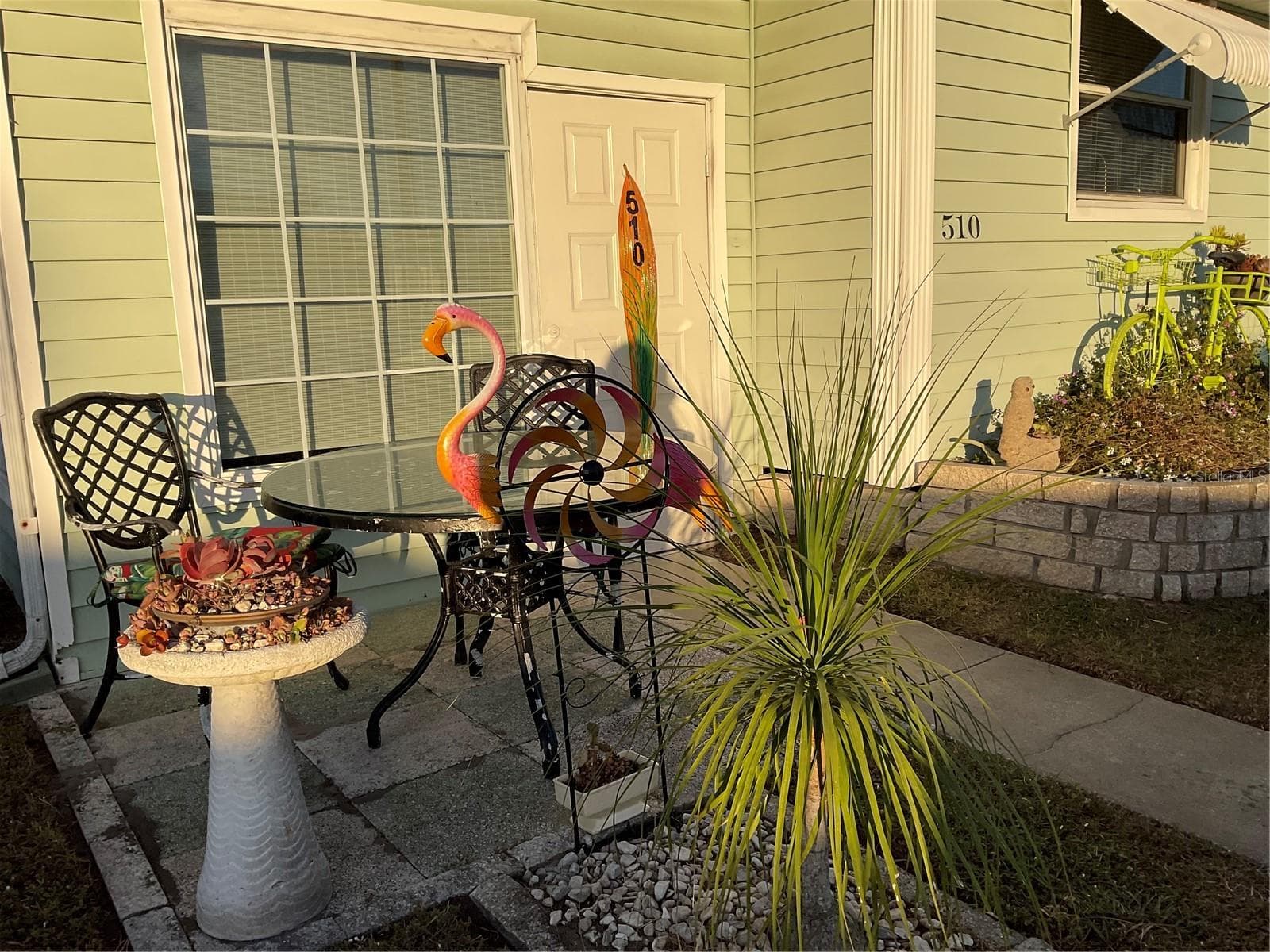Well-loved home in the heart of Seminole where convenience is key. Both front and side porches. Fenced dog run with doggie door! - 6580 SEMINOLE BLVD #510, SEMINOLE