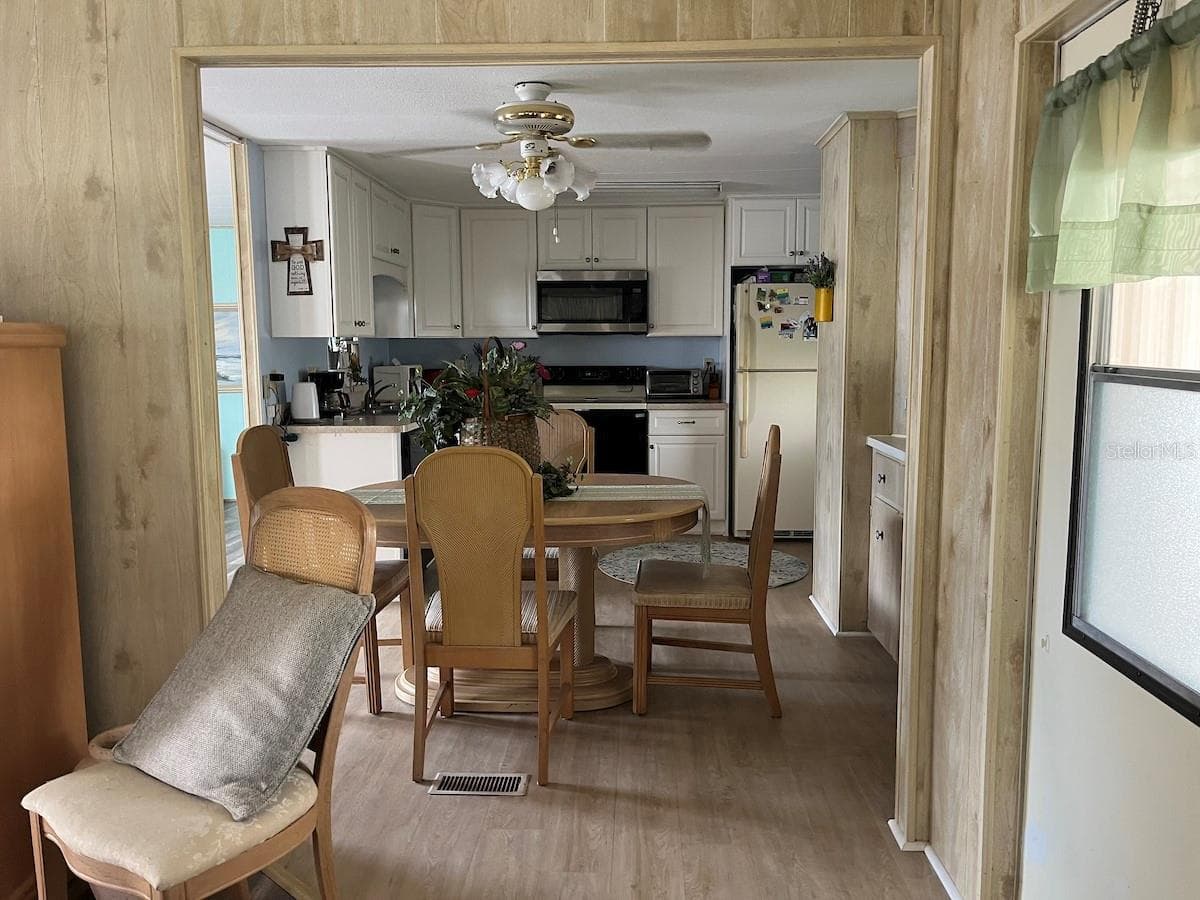 Manufactured Home at 3153 ORCHARD DR, NORTH FORT MYERS, photo 32 of 44