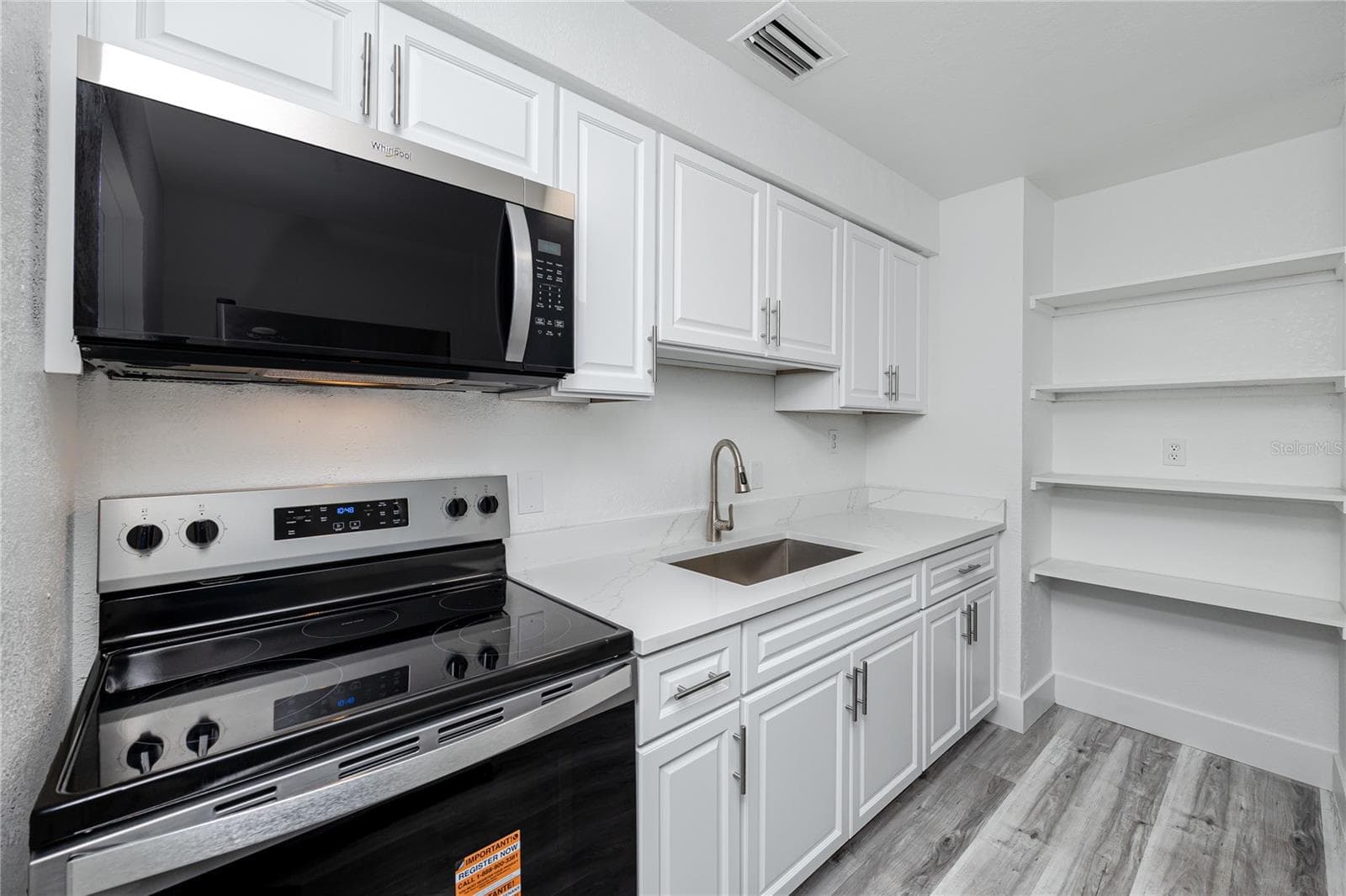 Single Family Residence at 418 39TH AVE N, ST PETERSBURG, photo 11 of 37