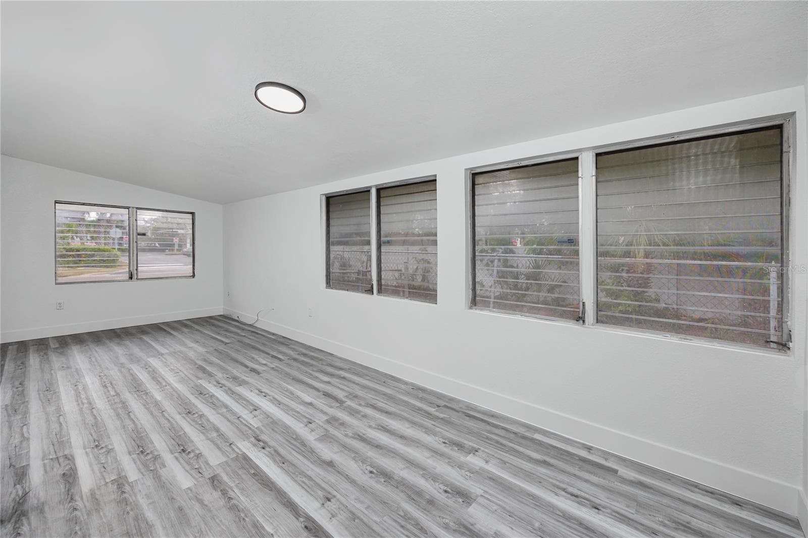 Large Bonus room - 418 39TH AVE N, ST PETERSBURG