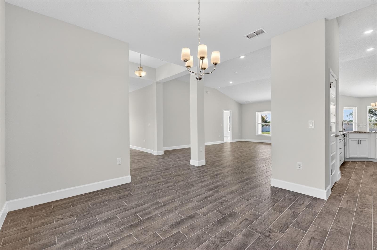 Single Family Residence at 37298 HIDDEN VIEW CIR, DADE CITY, photo 9 of 78