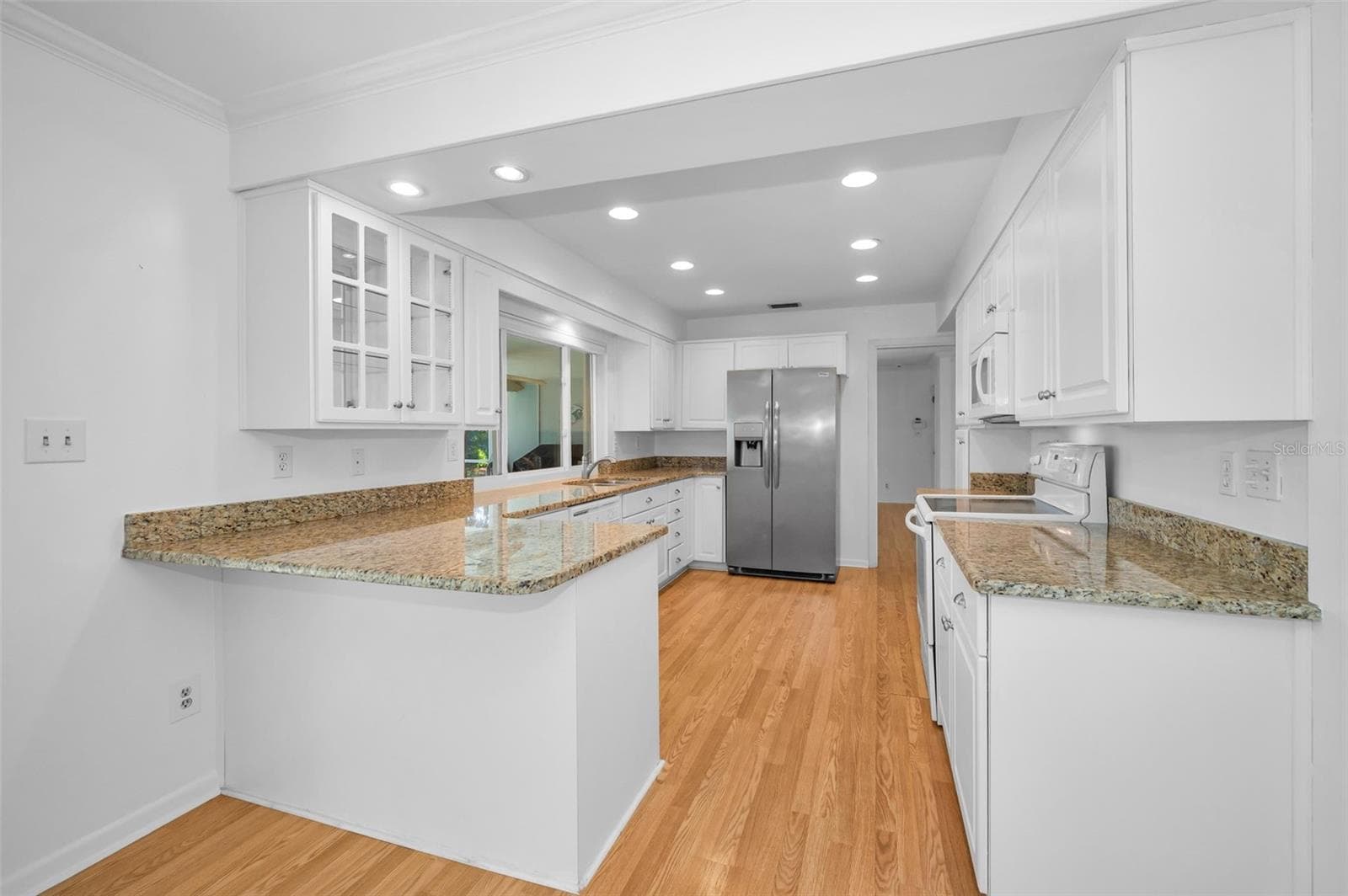 Single Family Residence at 4 HIBISCUS RD, BELLEAIR, photo 24 of 75