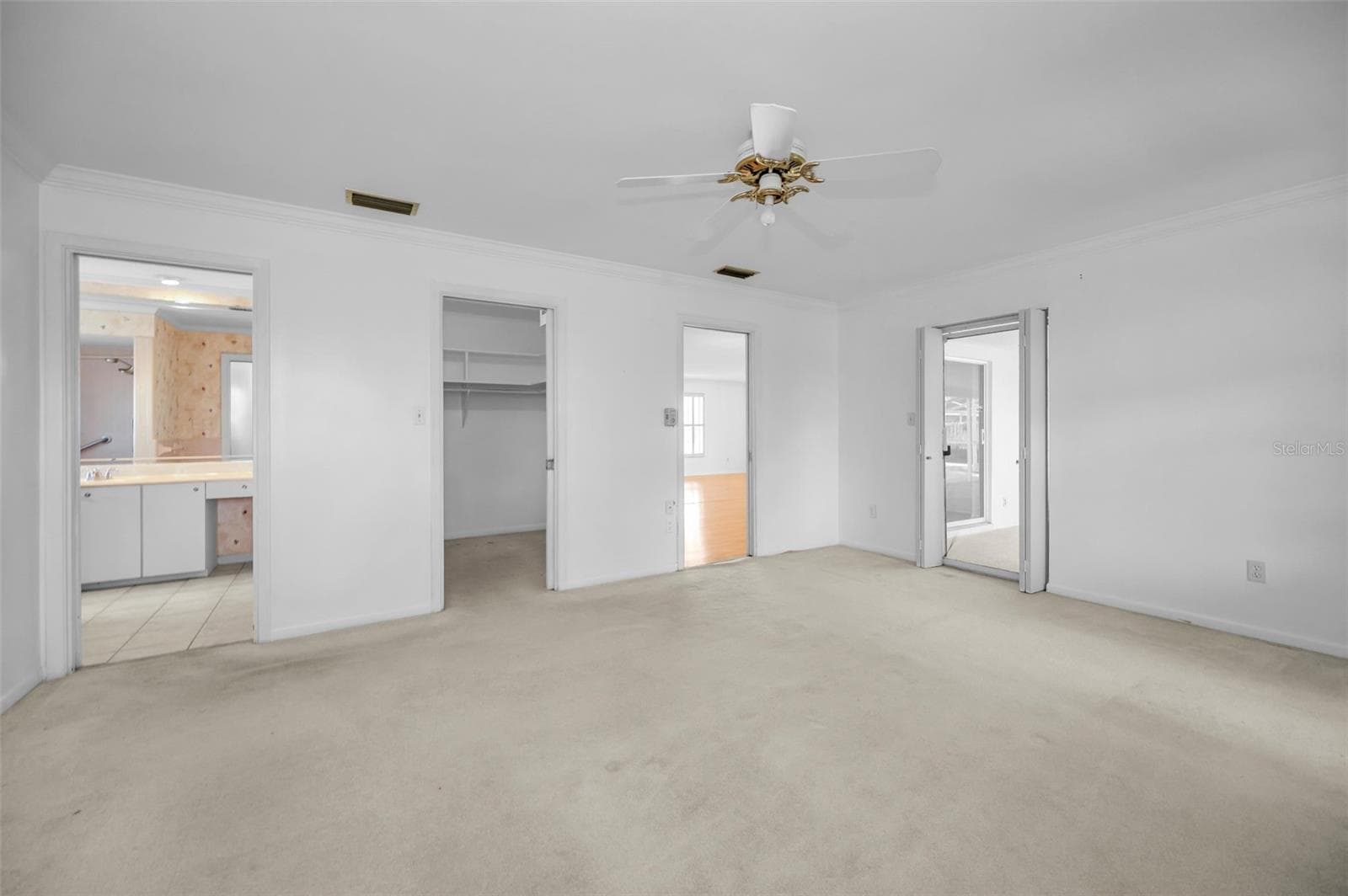 Single Family Residence at 4 HIBISCUS RD, BELLEAIR, photo 37 of 75