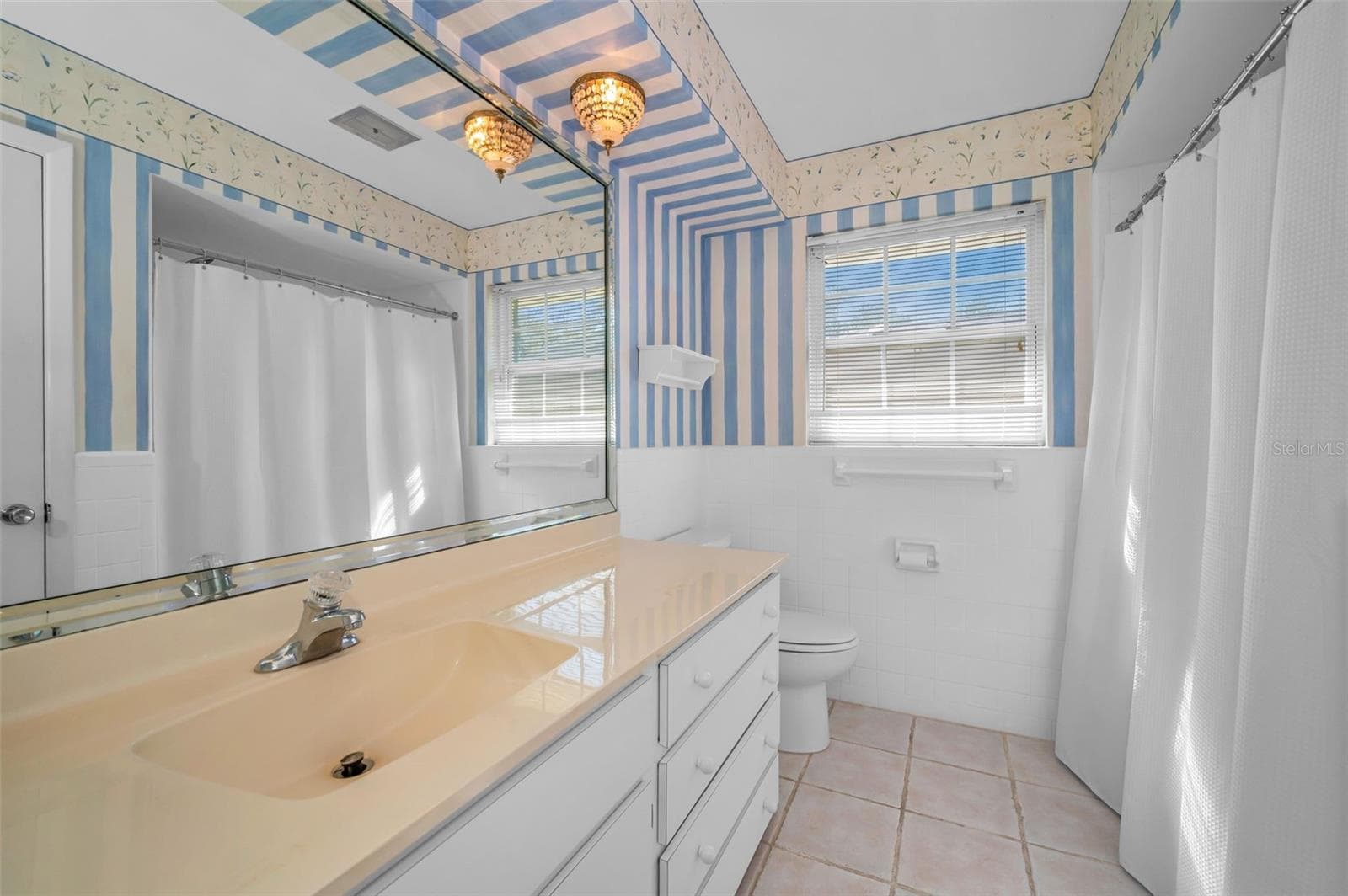 Single Family Residence at 4 HIBISCUS RD, BELLEAIR, photo 43 of 75