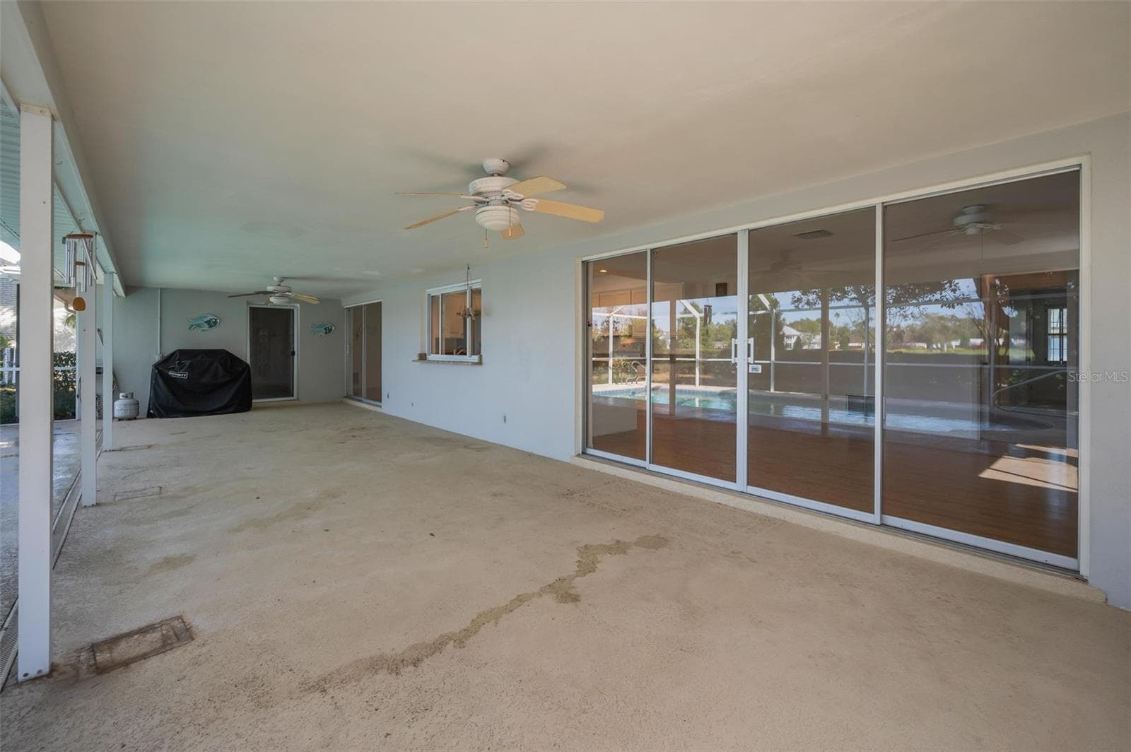 Single Family Residence at 4 HIBISCUS RD, BELLEAIR, photo 48 of 75