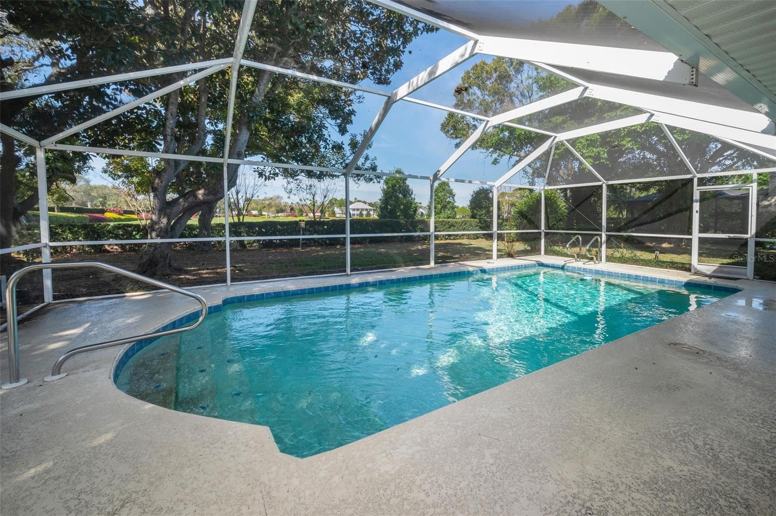 Single Family Residence at 4 HIBISCUS RD, BELLEAIR, photo 53 of 75