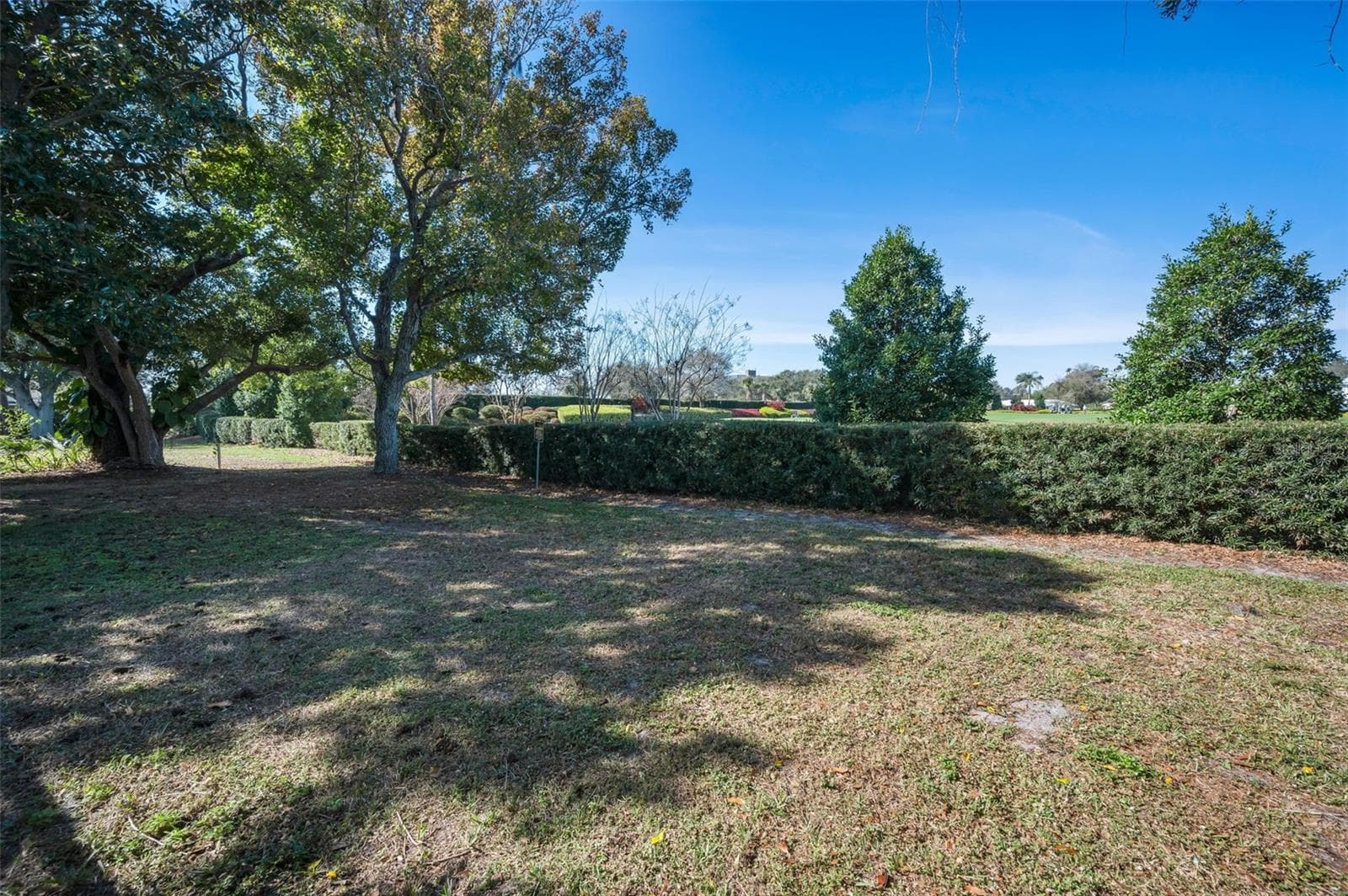 Single Family Residence at 4 HIBISCUS RD, BELLEAIR, photo 61 of 75