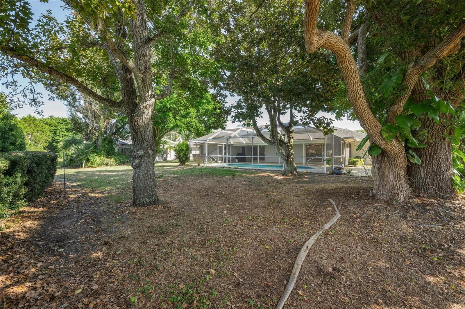 Single Family Residence at 4 HIBISCUS RD, BELLEAIR, photo 65 of 75