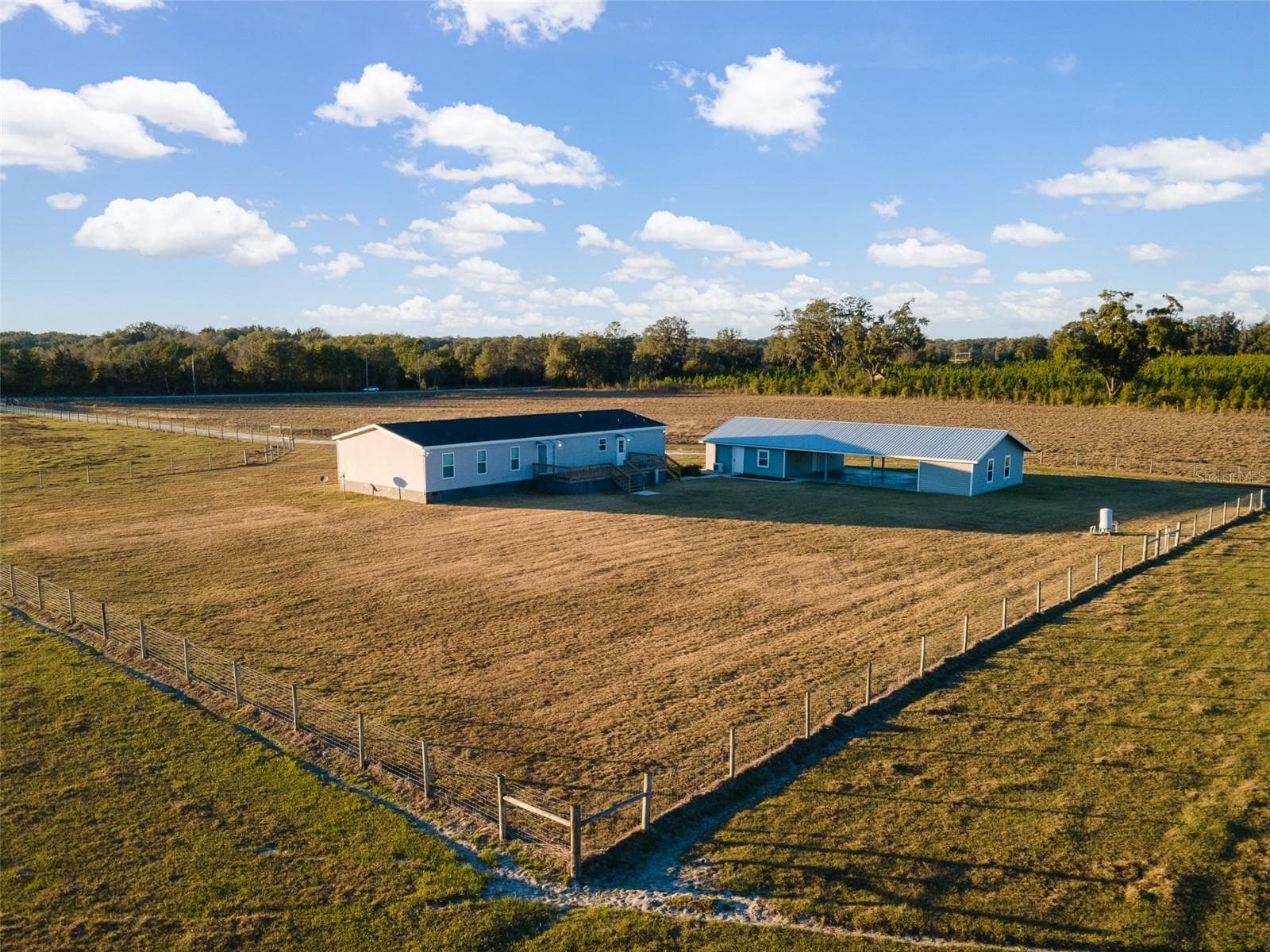 Fenced area of backyard for dogs, animals, etc. - 3789 NW 202ND ST, NEWBERRY