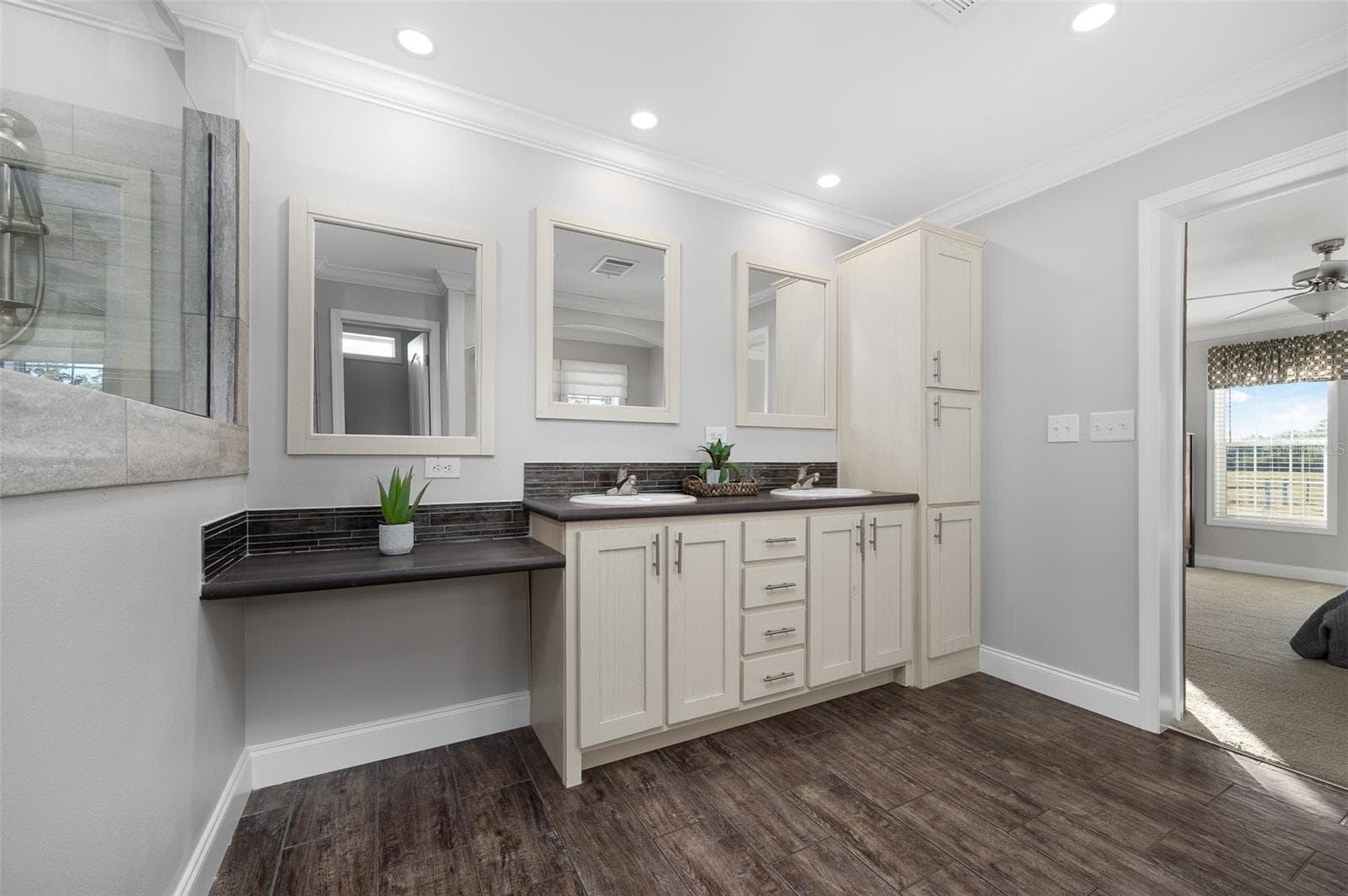 Spacious double vanity with an extended countertop for makeup or grooming - 3789 NW 202ND ST, NEWBERRY