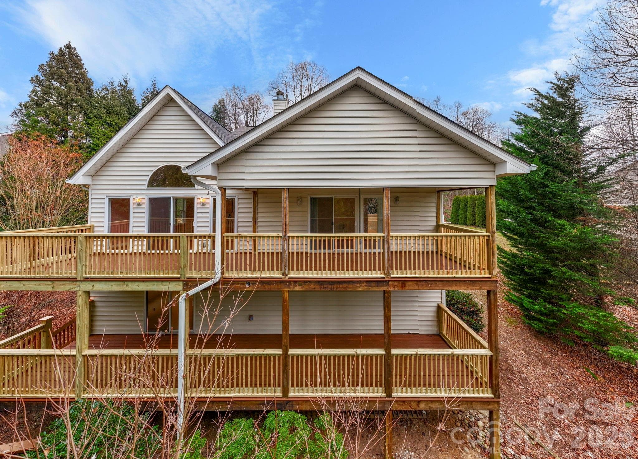 Double porch and deck on back of house - 242 Carriage Summitt Way, Hendersonville