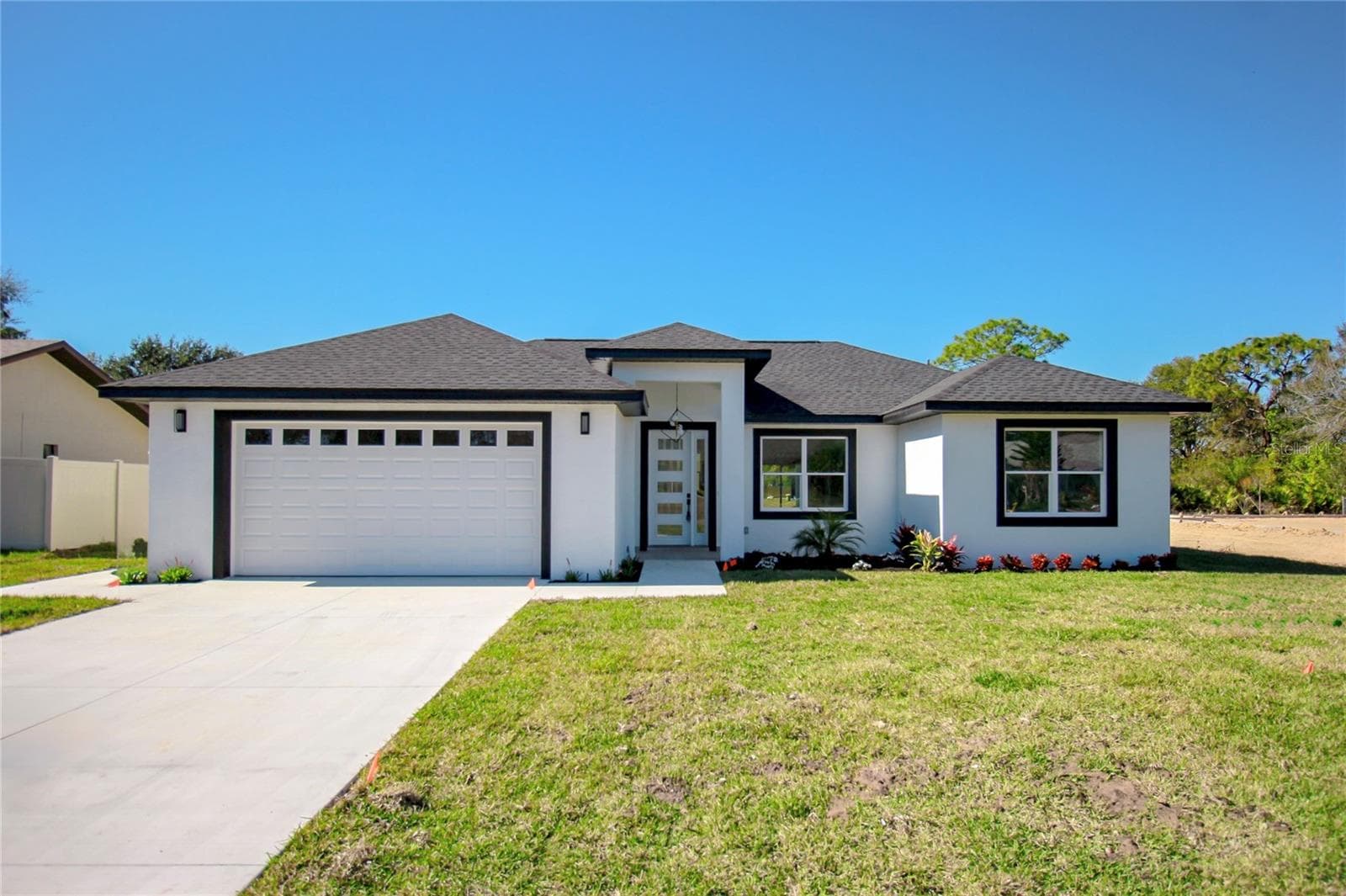 3915 EL RADO AVE