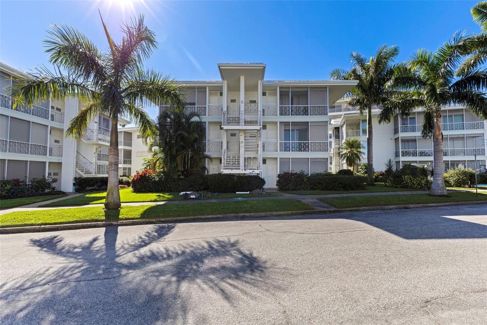 Condominium at 1036 NORTH SHORE DR NE #1, ST PETERSBURG, photo 27 of 38