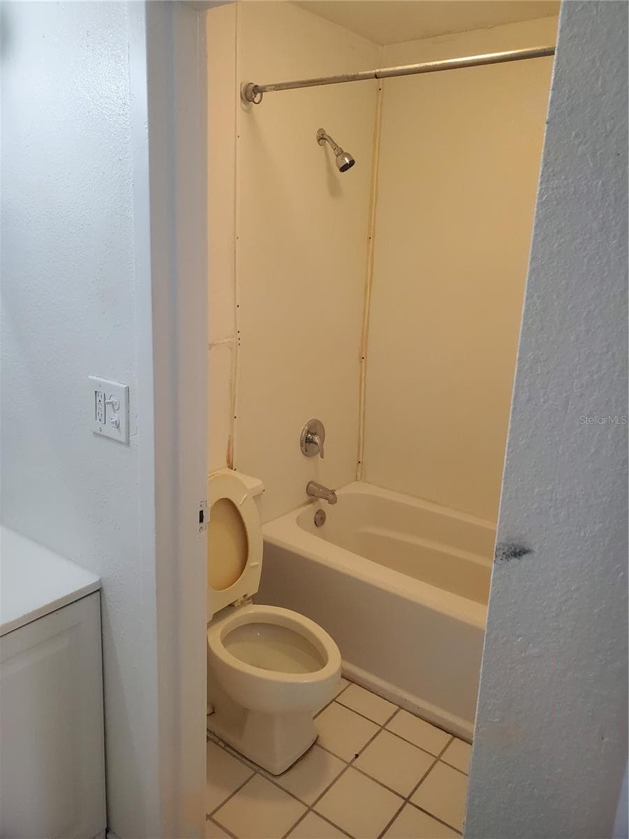 Condo - Hotel at 7900 S ORANGE BLOSSOM TRL #1120, ORLANDO, photo 11 of 17