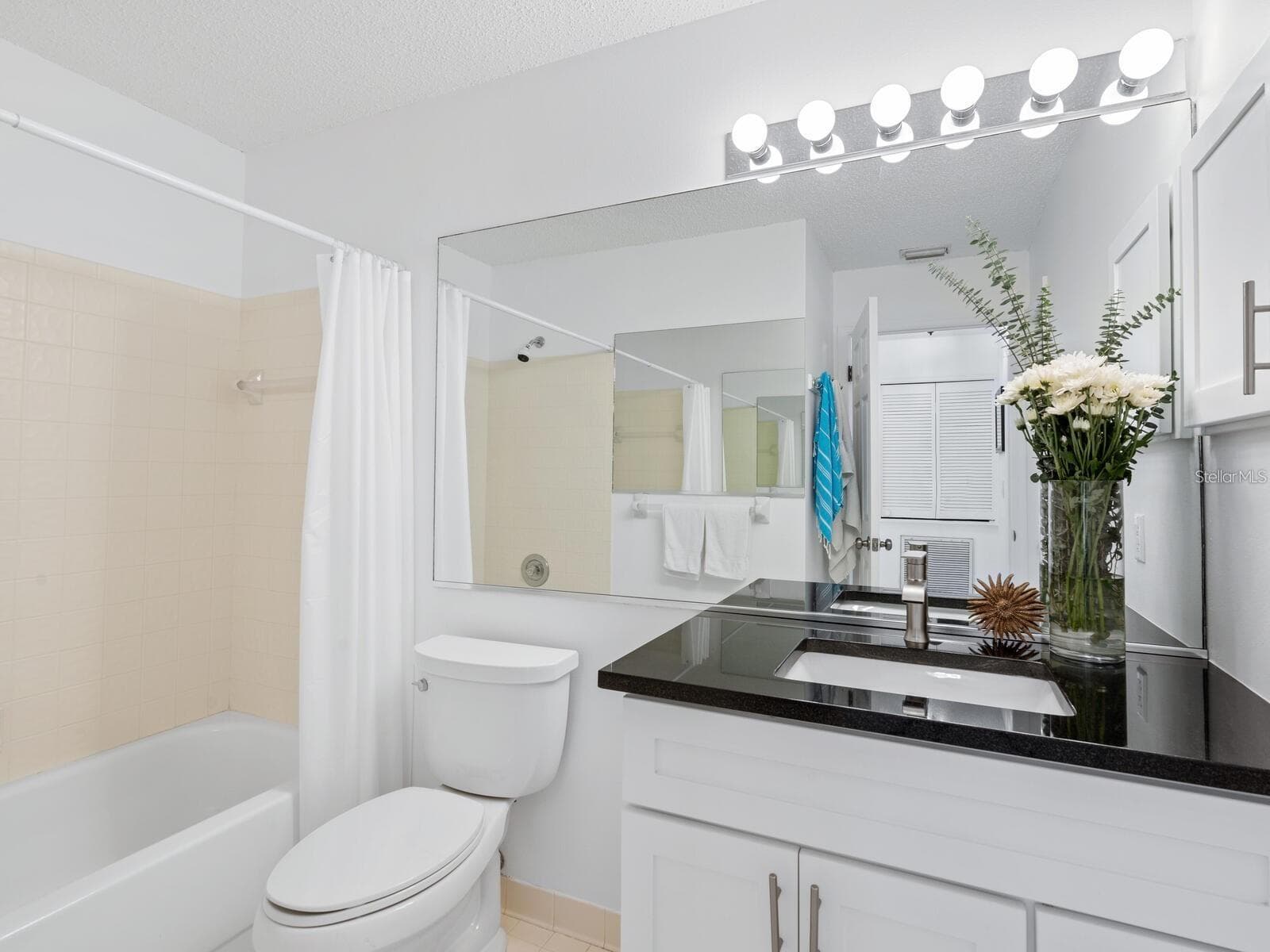 Second Bathroom - 1678 STARLING DR #102, SARASOTA