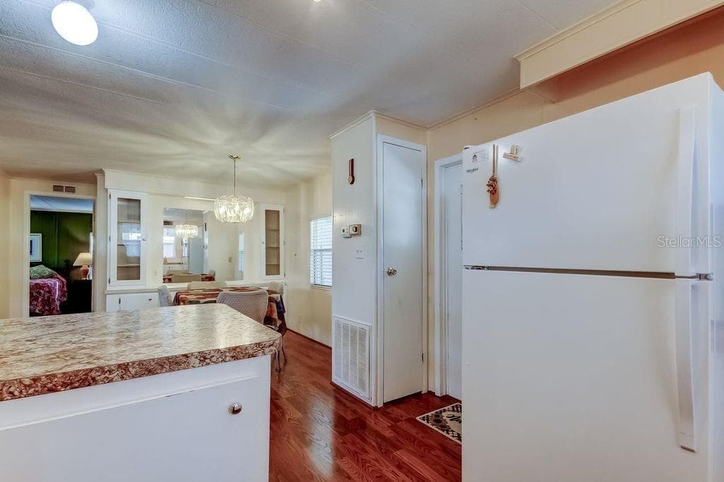 Manufactured Home at 3430 TIKI DR, HOLIDAY, photo 10 of 35