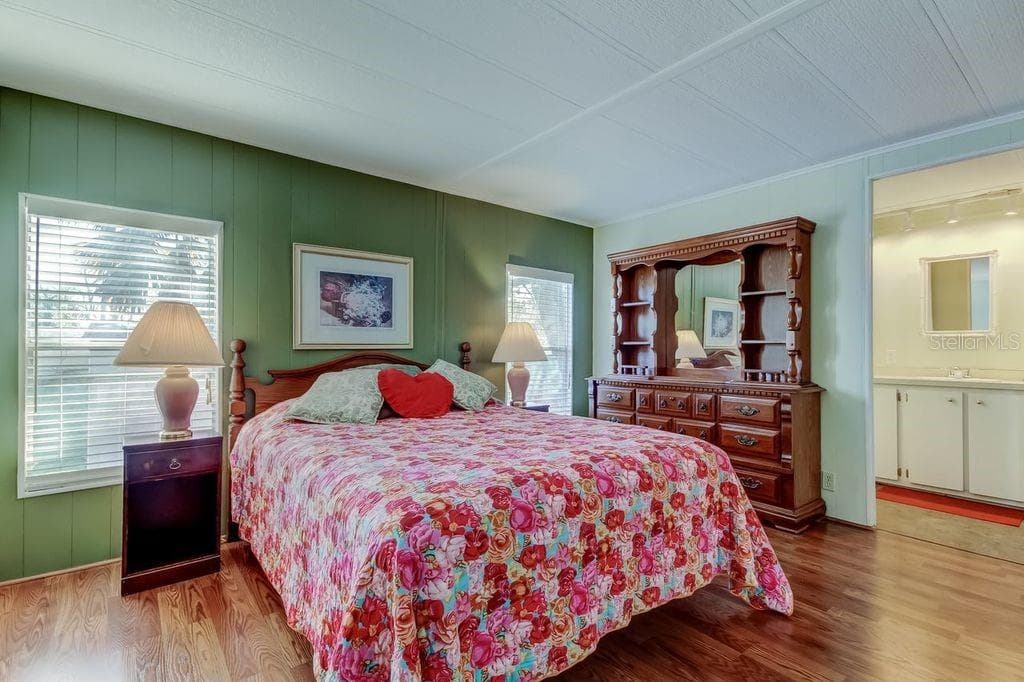 Manufactured Home at 3430 TIKI DR, HOLIDAY, photo 19 of 35