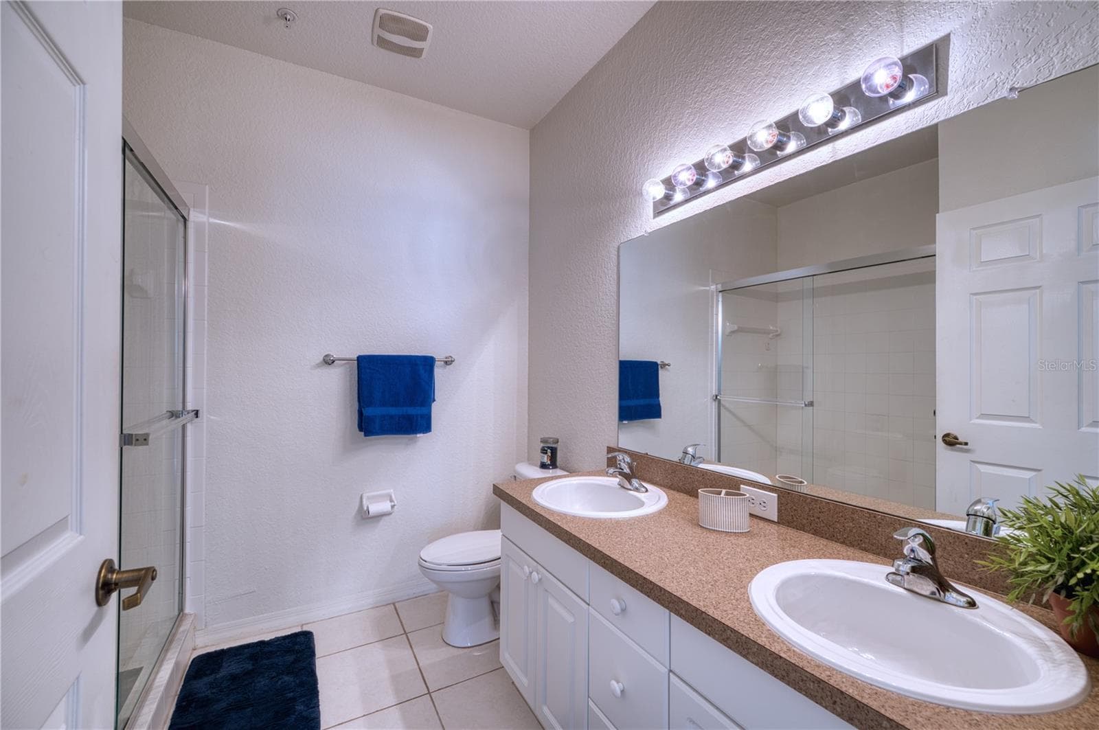 Condominium at 3980 MEDITERRANEA CIR #522, SARASOTA, photo 14 of 44