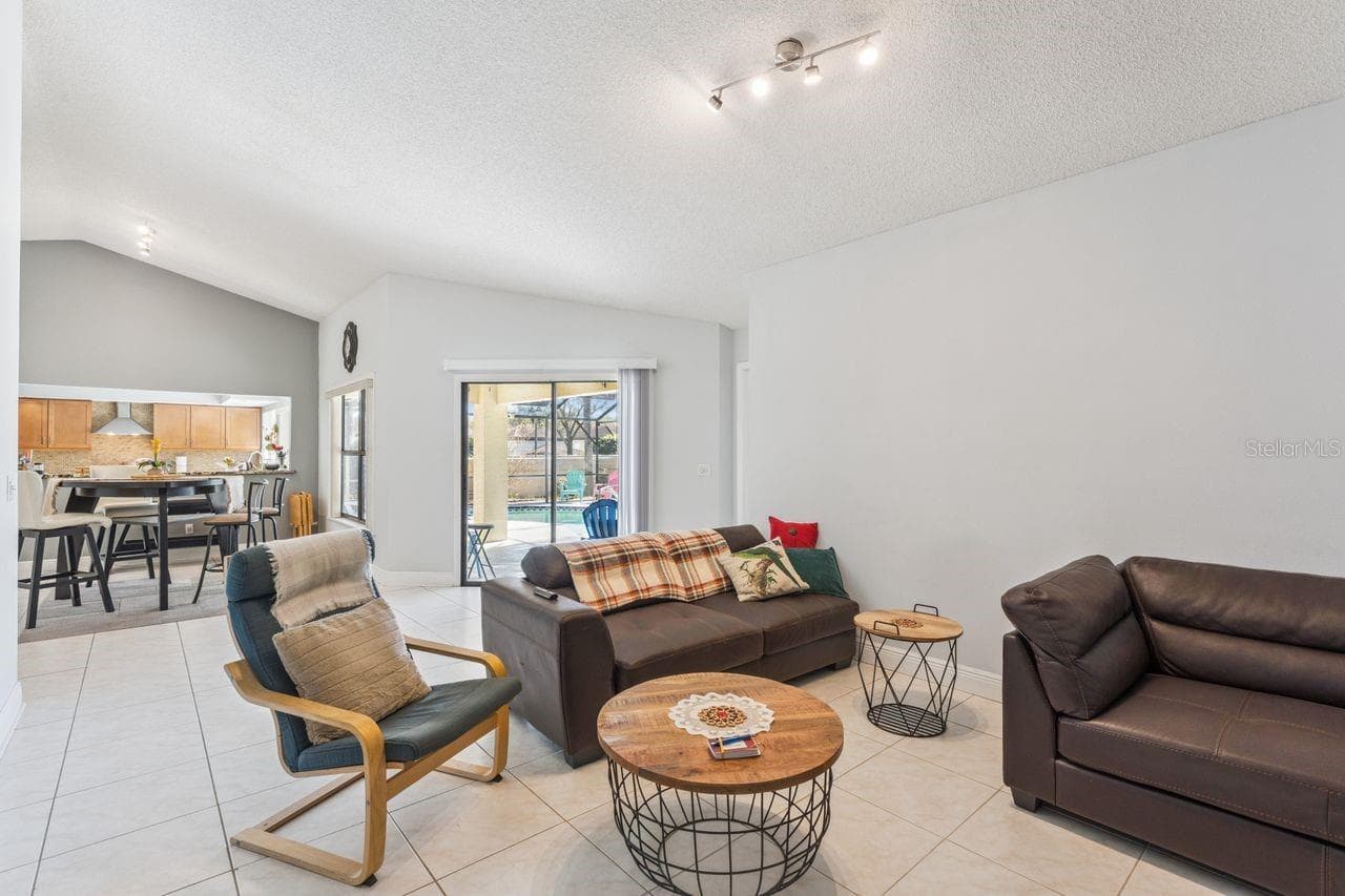 Living room - 8215 ROLLA CT, ORLANDO
