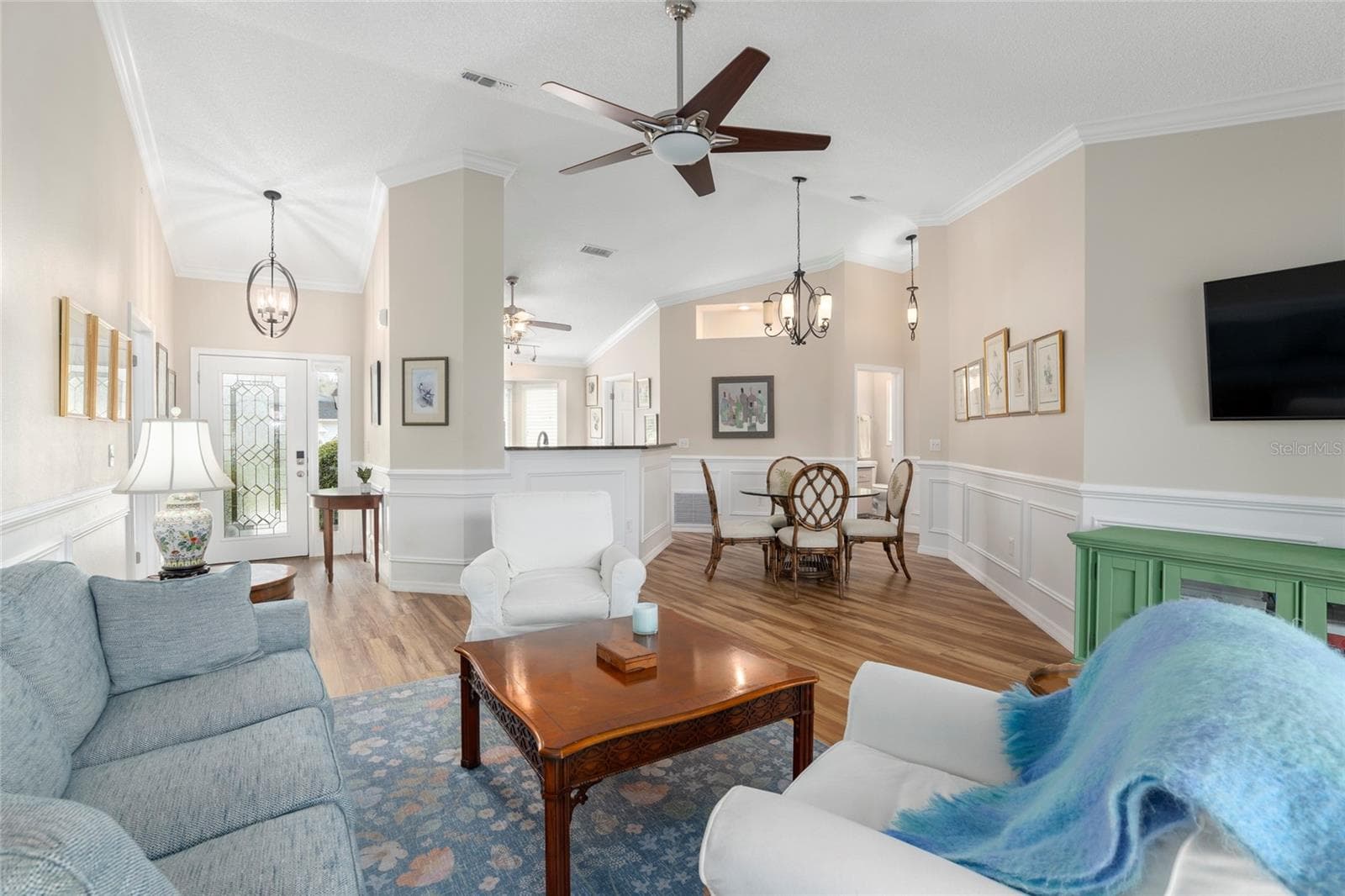 GREAT ROOM - 2318 NW 50TH AVE, OCALA