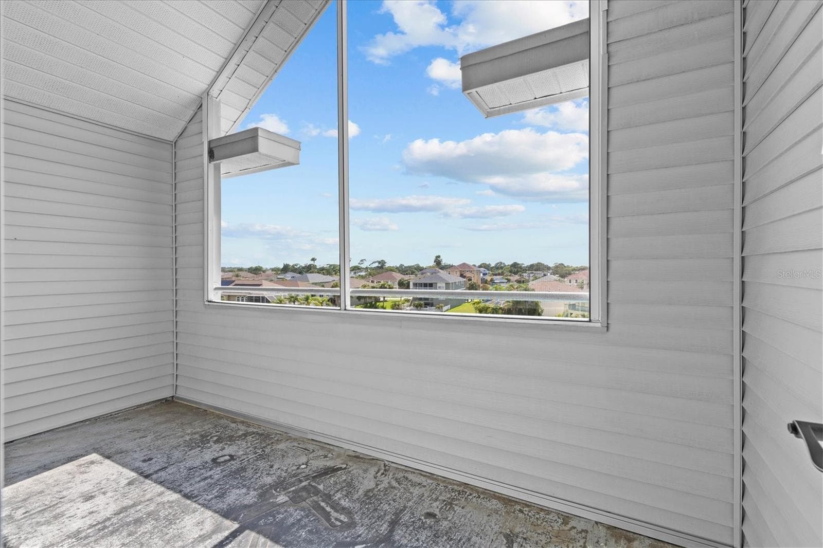 Condominium at 5537 SEA FOREST DR #307, NEW PORT RICHEY, photo 36 of 43