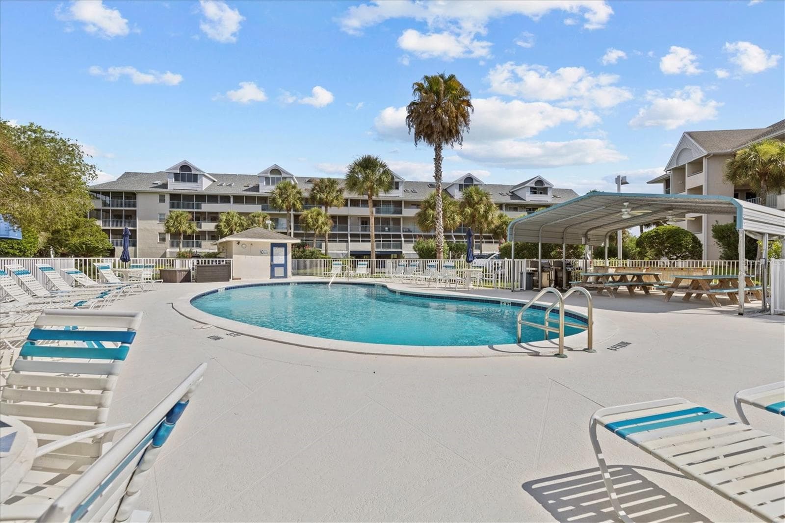 Condominium at 5537 SEA FOREST DR #307, NEW PORT RICHEY, photo 38 of 43