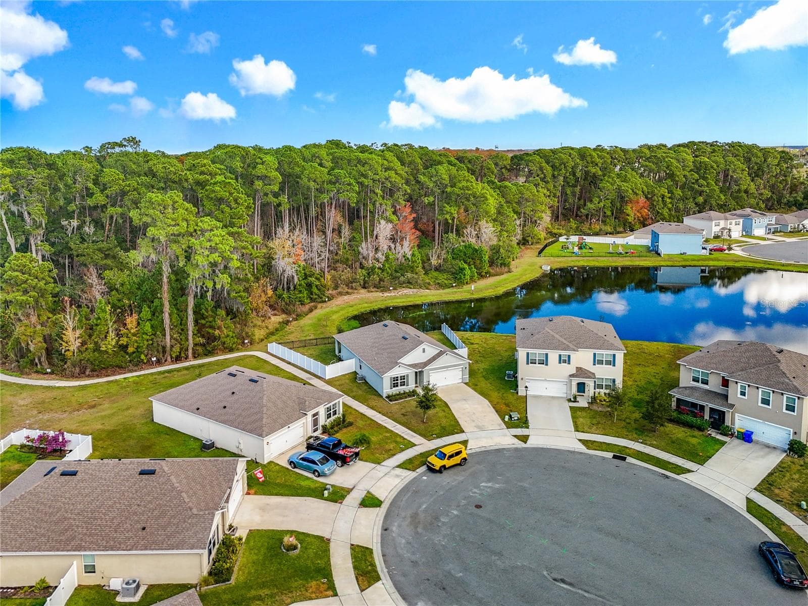 Single Family Residence at 2928 CANARY LN, TAVARES, photo 4 of 62
