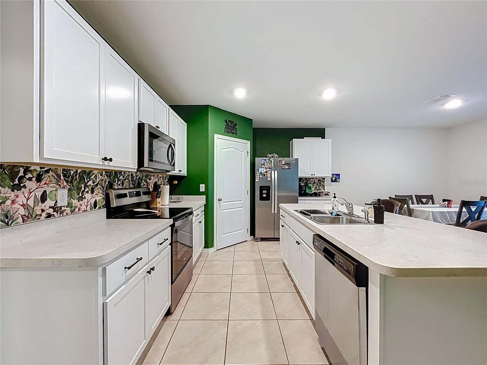 Single Family Residence at 2928 CANARY LN, TAVARES, photo 13 of 62