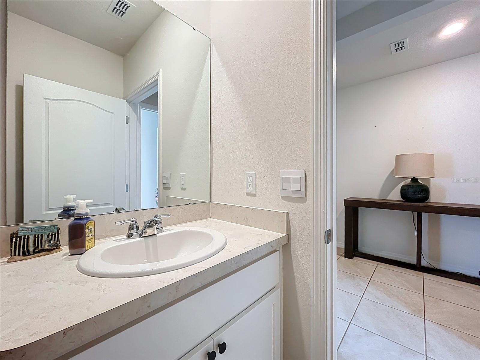 Single Family Residence at 2928 CANARY LN, TAVARES, photo 32 of 62
