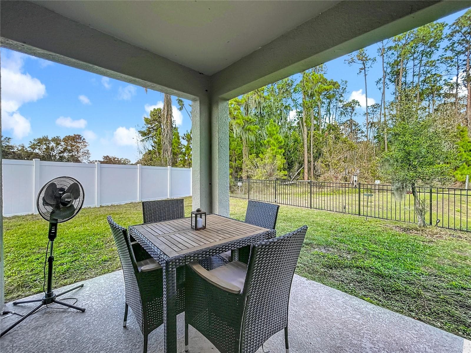 Single Family Residence at 2928 CANARY LN, TAVARES, photo 47 of 62